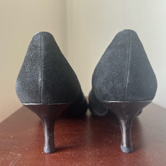 Authentic CHANEL Suede Heels - Picture 3 of 6